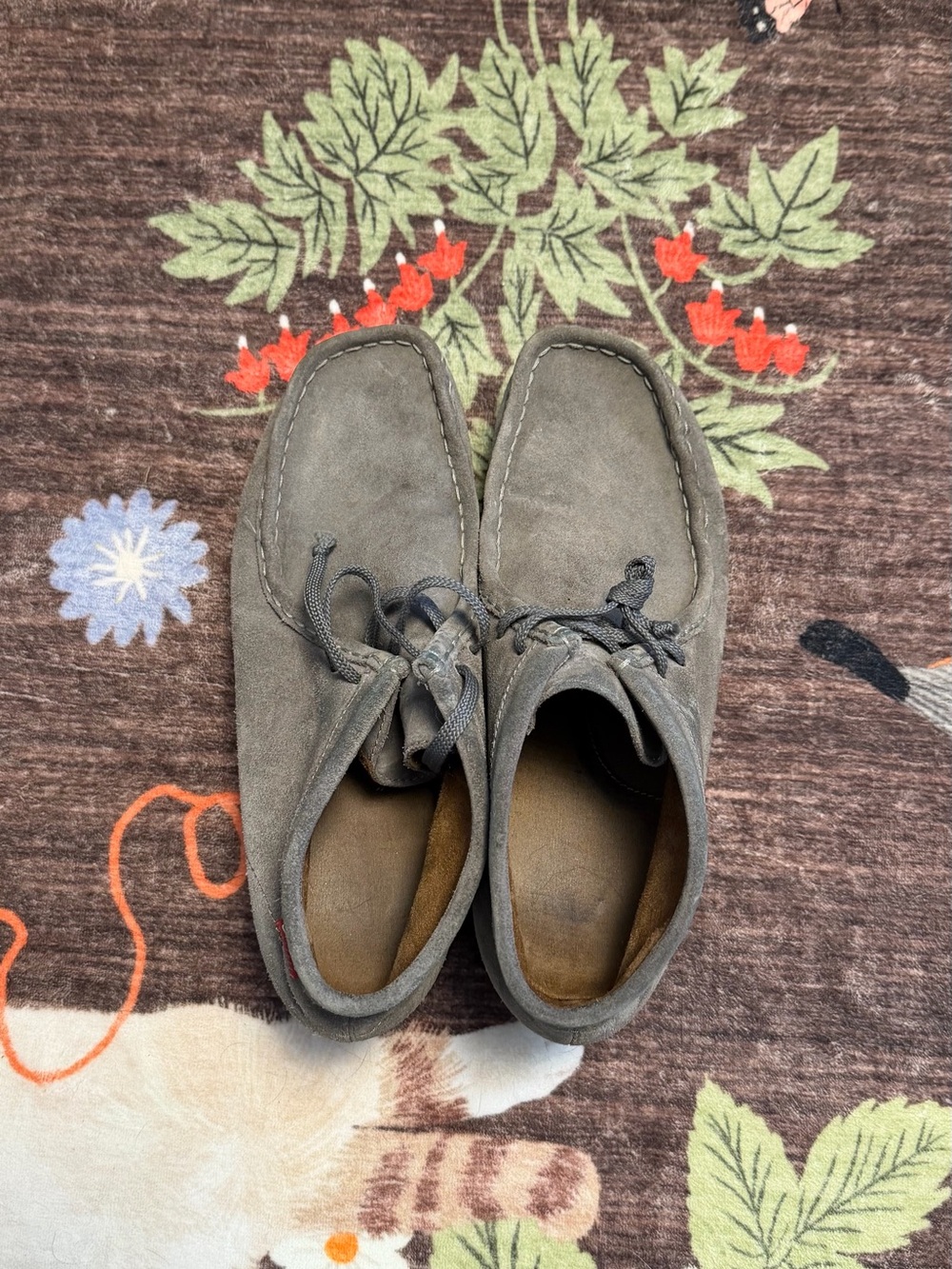 Men's Suede Clarks Wallabees - Light Gray
